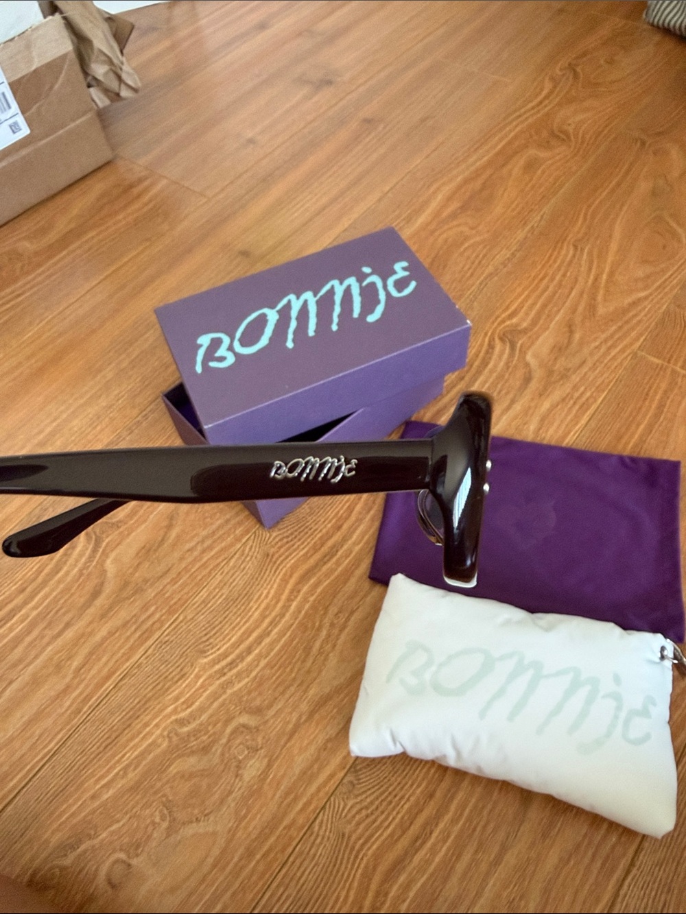 Bonnie Clyde Rodeo Sunglasses - Picture 3 of 6